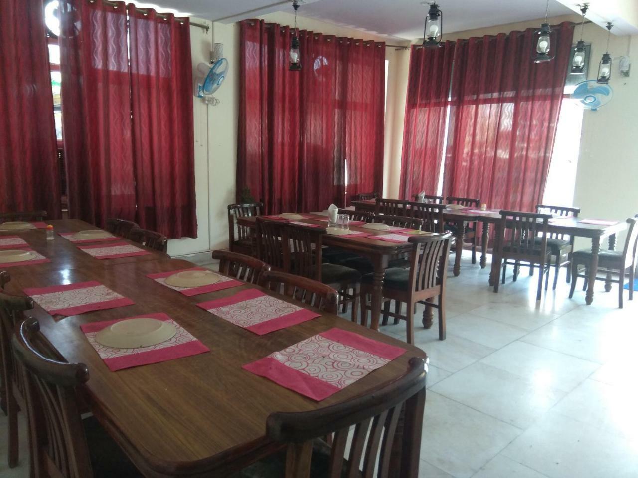 Hotel Raj Laxmi Bhawan à Rishīkesh Extérieur photo