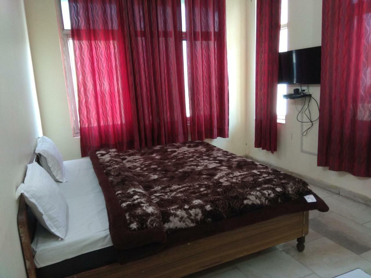 Hotel Raj Laxmi Bhawan à Rishīkesh Extérieur photo