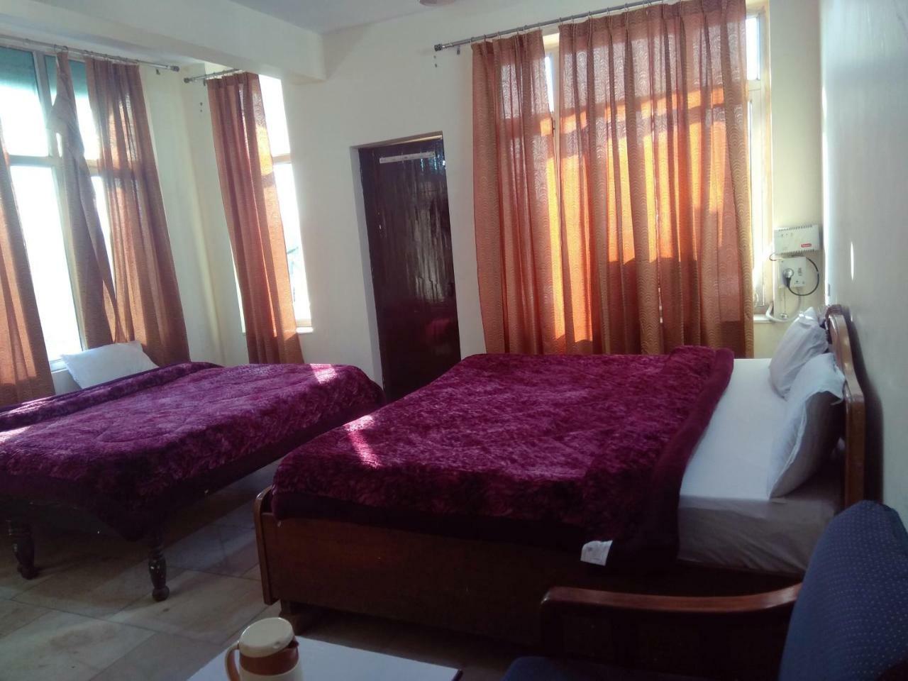 Hotel Raj Laxmi Bhawan à Rishīkesh Extérieur photo