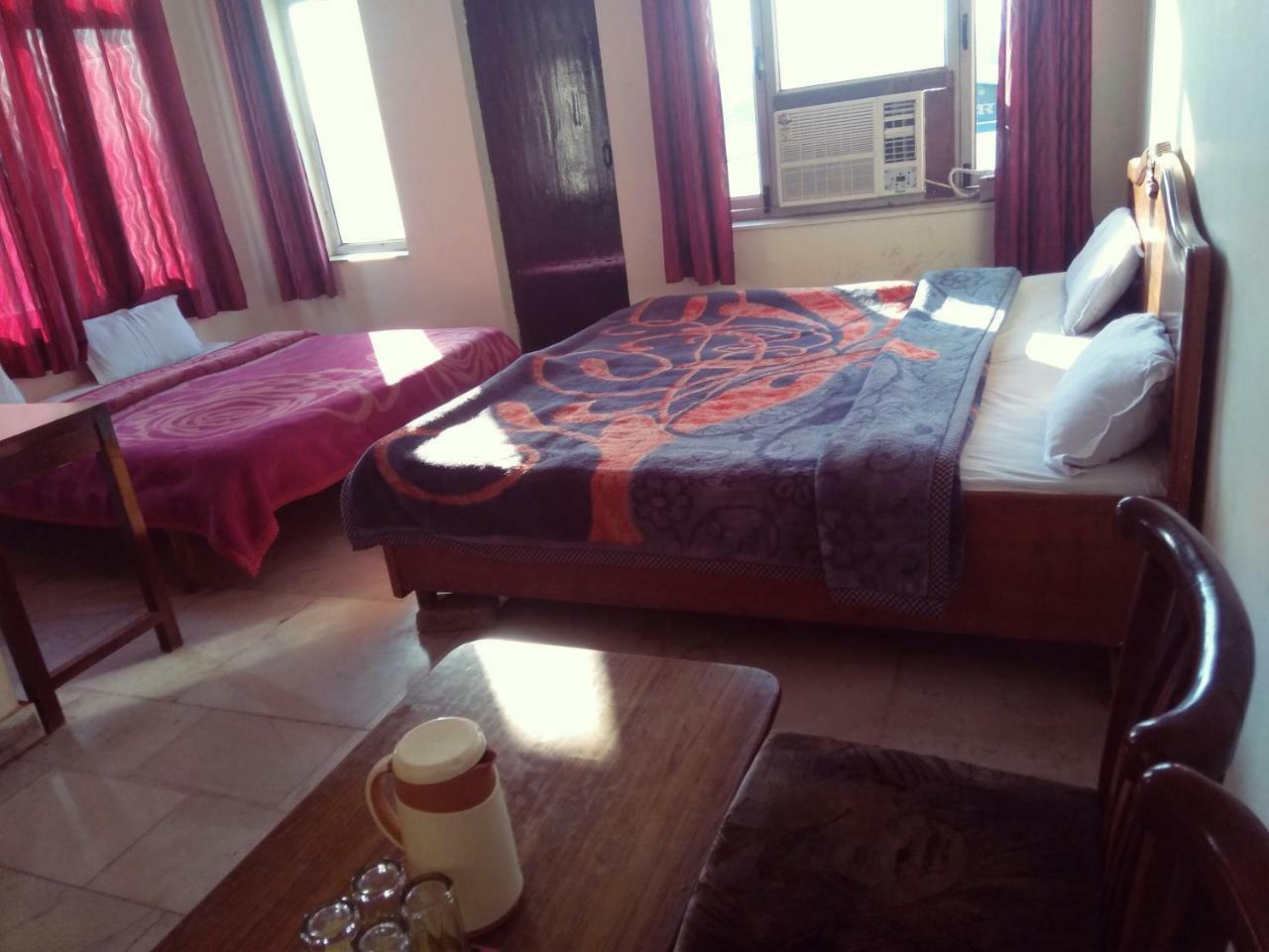 Hotel Raj Laxmi Bhawan à Rishīkesh Extérieur photo
