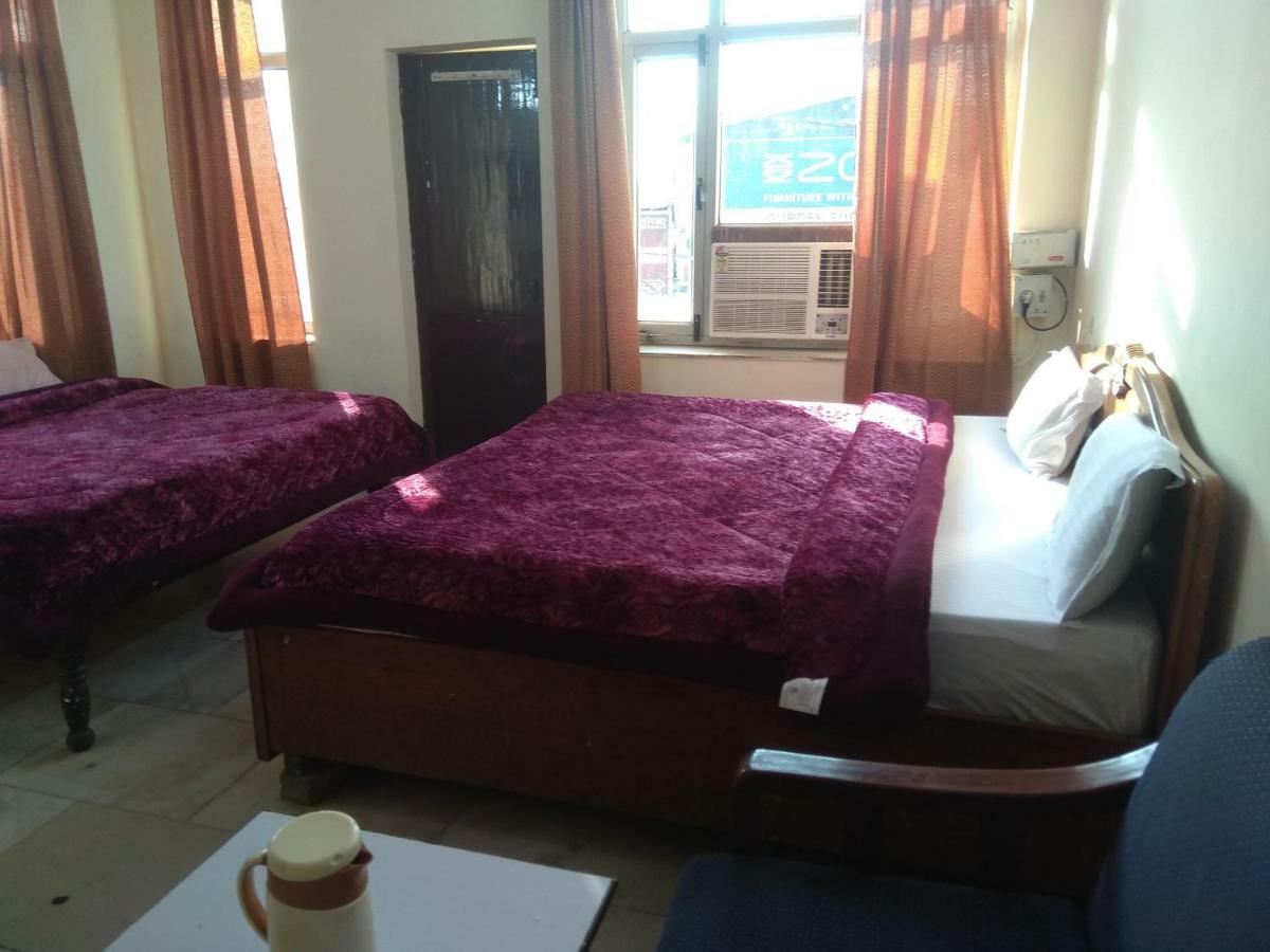Hotel Raj Laxmi Bhawan à Rishīkesh Extérieur photo