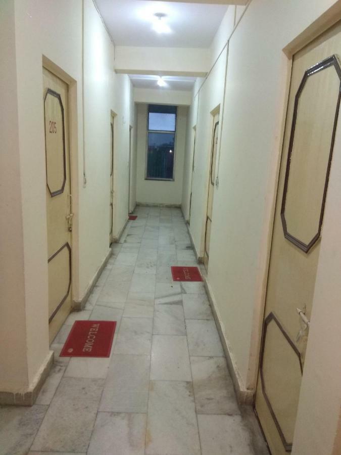 Hotel Raj Laxmi Bhawan à Rishīkesh Extérieur photo