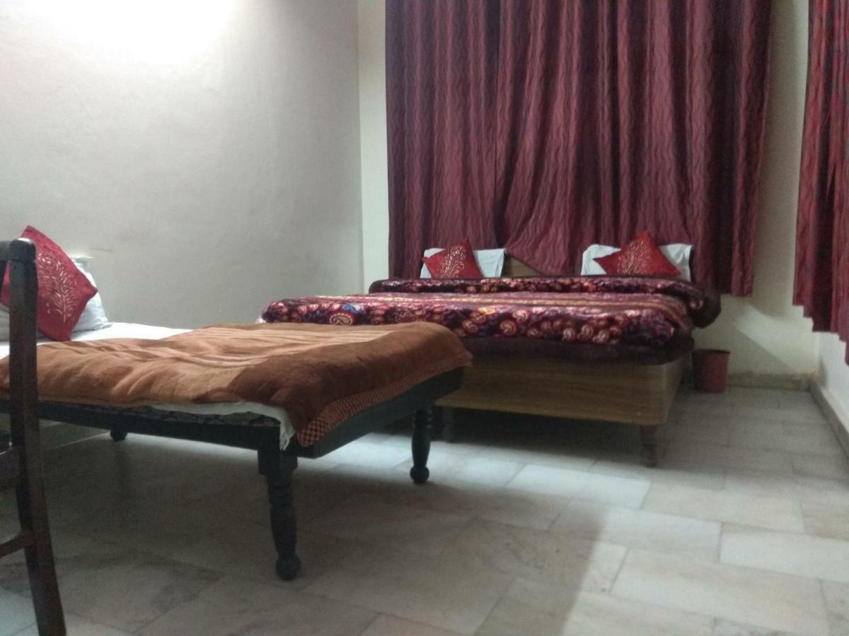 Hotel Raj Laxmi Bhawan à Rishīkesh Extérieur photo