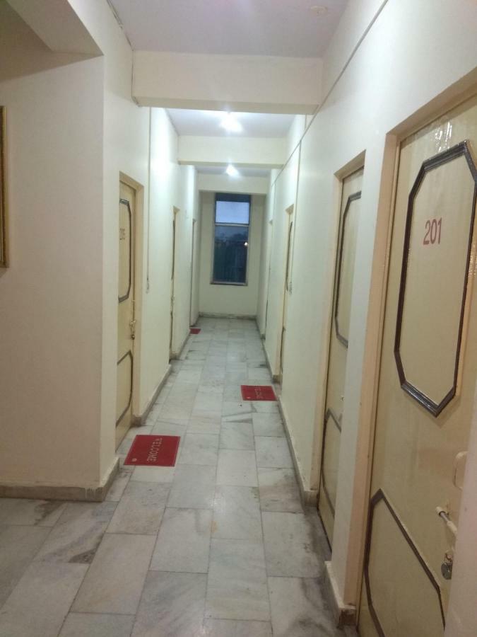 Hotel Raj Laxmi Bhawan à Rishīkesh Extérieur photo