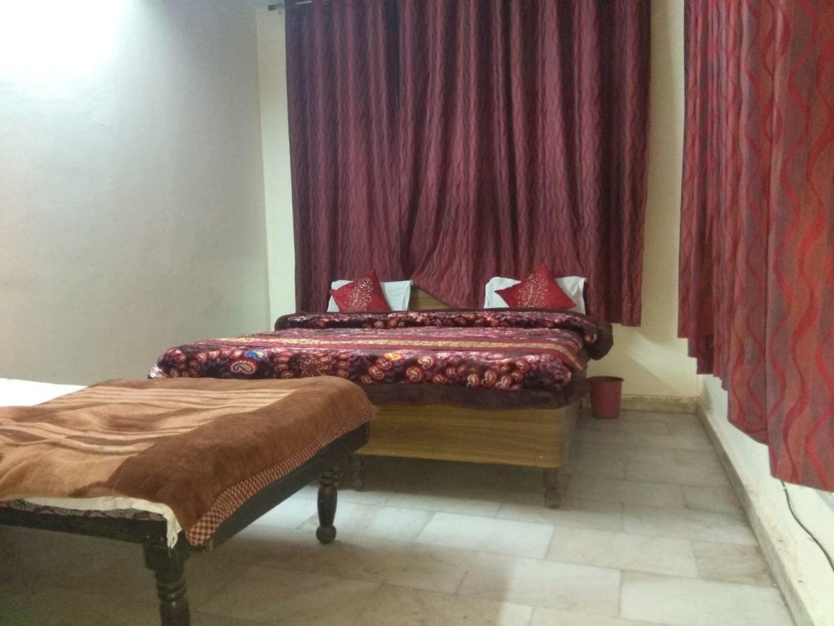 Hotel Raj Laxmi Bhawan à Rishīkesh Extérieur photo