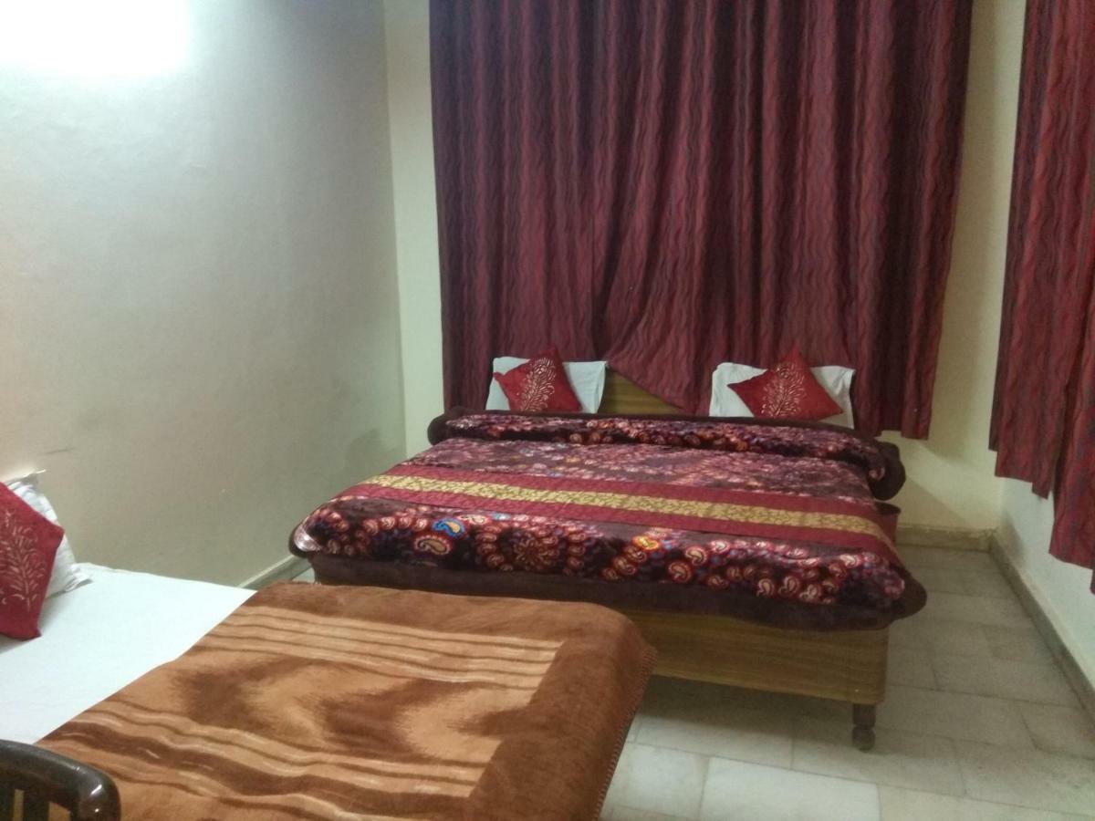 Hotel Raj Laxmi Bhawan à Rishīkesh Extérieur photo