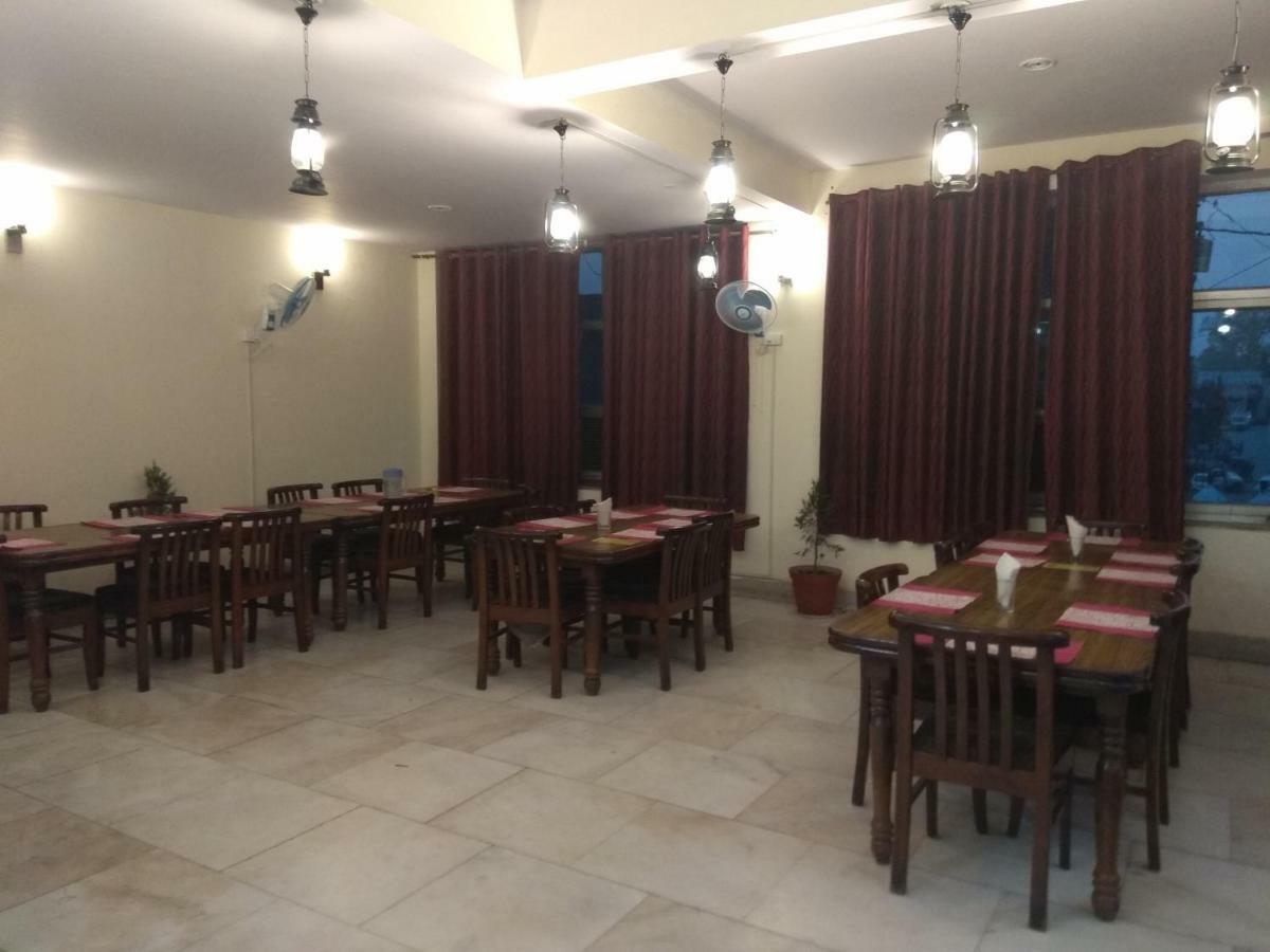 Hotel Raj Laxmi Bhawan à Rishīkesh Extérieur photo